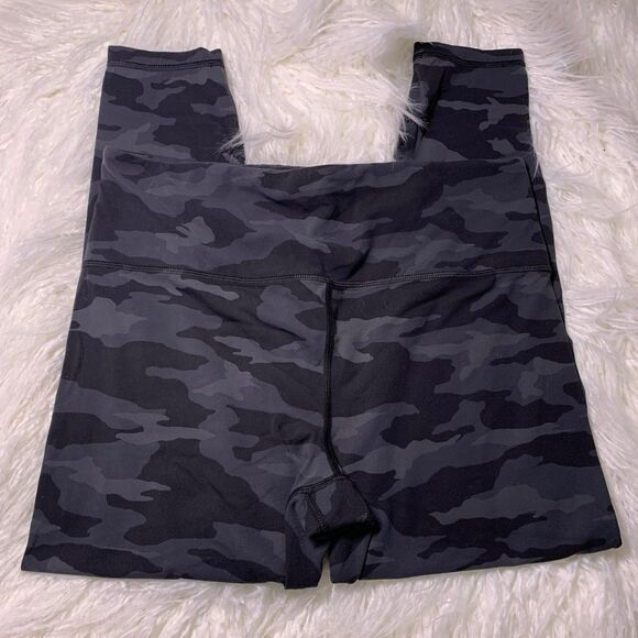 Athleta Black Camo Camoflauge Capri Cropped Leggings Size Large - Picture 2 of 6
